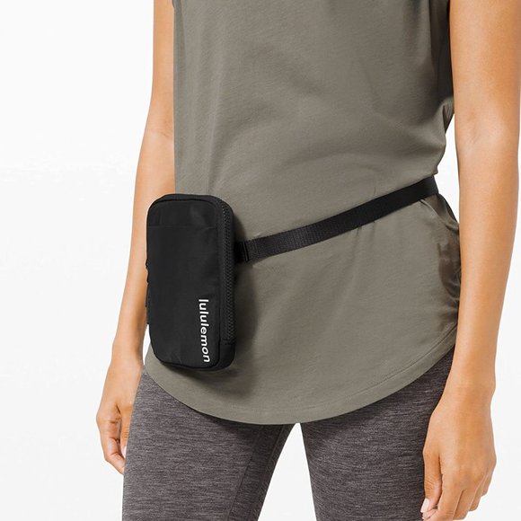 NEW lululemon athletic Access Crossbody Bag Fanny Pack Black White Logo - Picture 7 of 8